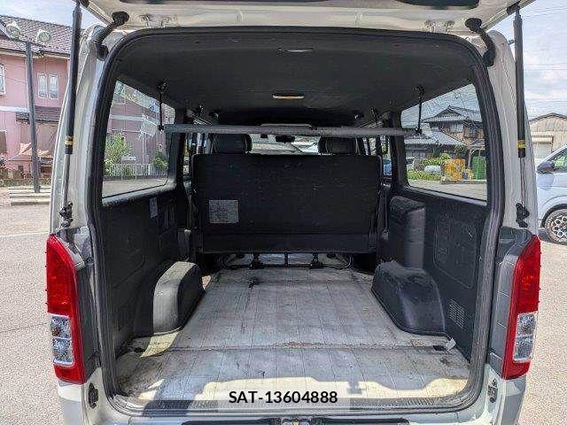 Toyota HIACE VAN 2021-08 7503303-10