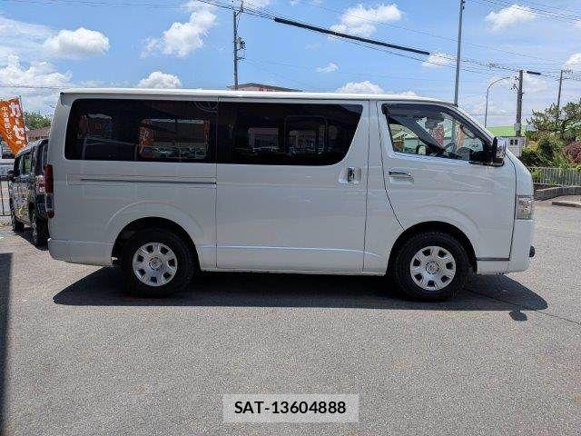 Toyota HIACE VAN 2021-08 7503303-17