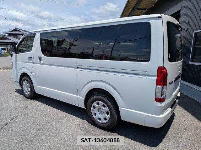 Toyota HIACE VAN 2021-08 7503303-20