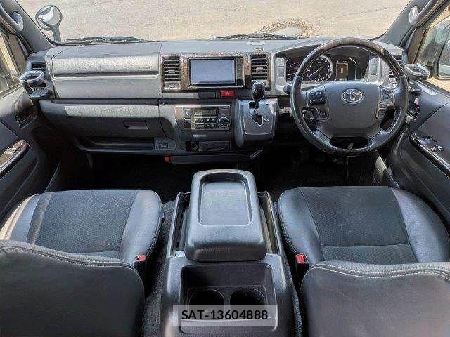 Toyota HIACE VAN 2021-08 7503303-2