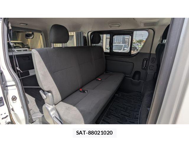 Toyota HIACE VAN 2019-05 7562995-12