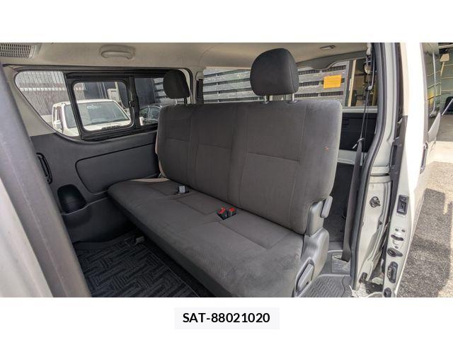 Toyota HIACE VAN 2019-05 7562995-14