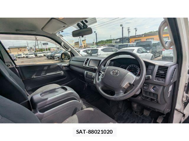 Toyota HIACE VAN 2019-05 7562995-15