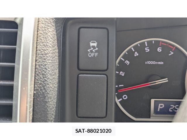 Toyota HIACE VAN 2019-05 7562995-18
