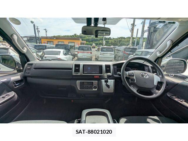 Toyota HIACE VAN 2019-05 7562995-1