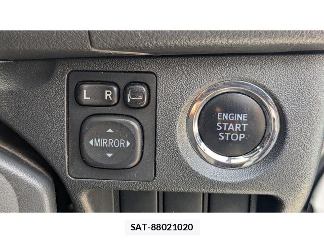 Toyota HIACE VAN 2019-05 7562995-19