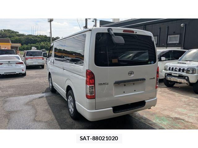 Toyota HIACE VAN 2019-05 7562995-3