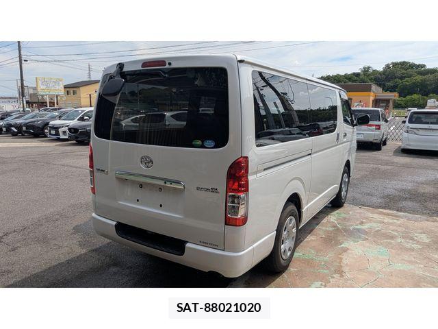 Toyota HIACE VAN 2019-05 7562995-5