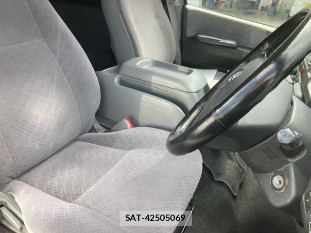 Toyota HIACE VAN 2009-04 7562993-10