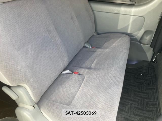 Toyota HIACE VAN 2009-04 7562993-12