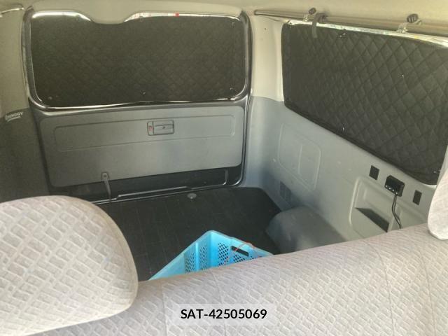 Toyota HIACE VAN 2009-04 7562993-13
