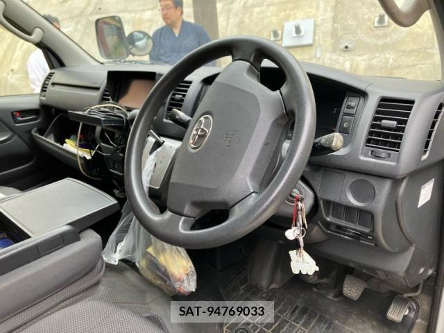Toyota HIACE VAN 2014-01 7620881-9