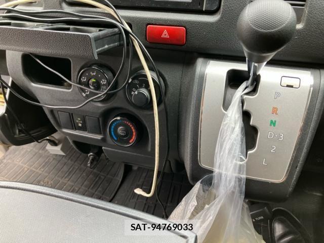 Toyota HIACE VAN 2014-01 7620881-14