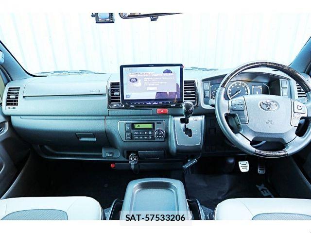 Toyota HIACE VAN 2022-01 7620847-9
