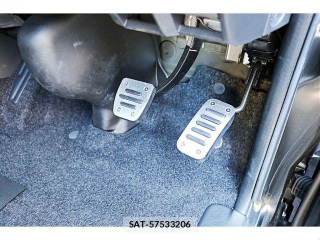 Toyota HIACE VAN 2022-01 7620847-18