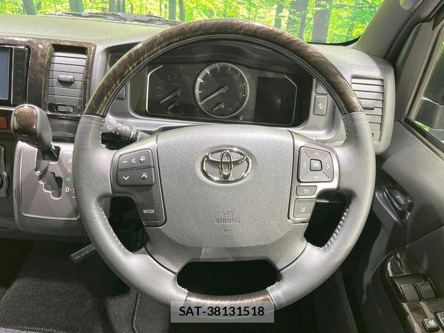 Toyota HIACE VAN 2025-08 7620851-10