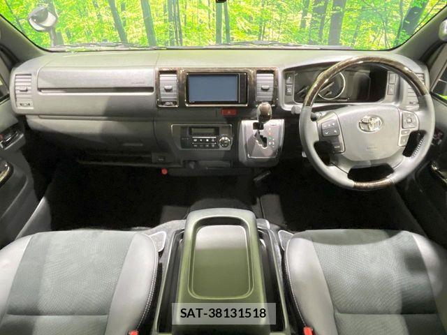 Toyota HIACE VAN 2025-08 7620851-1