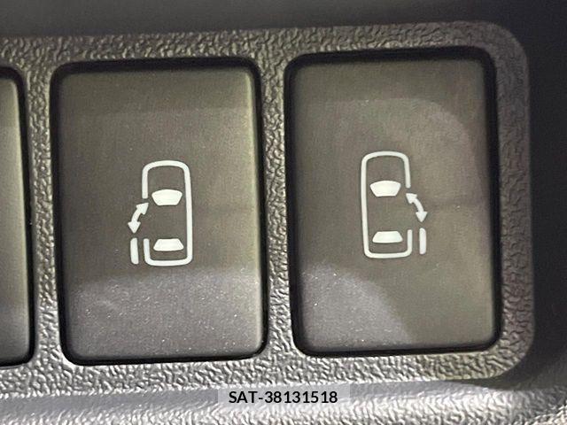 Toyota HIACE VAN 2025-08 7620851-4