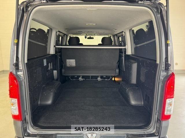 Toyota HIACE VAN 2016-09 7620873-12