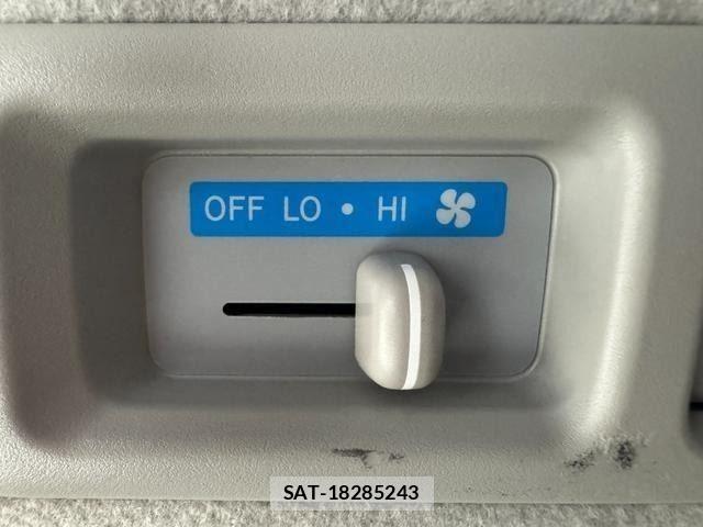 Toyota HIACE VAN 2016-09 7620873-23
