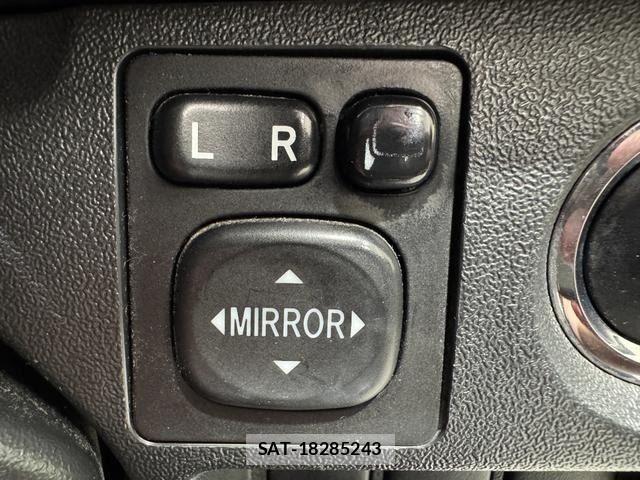 Toyota HIACE VAN 2016-09 7620873-26