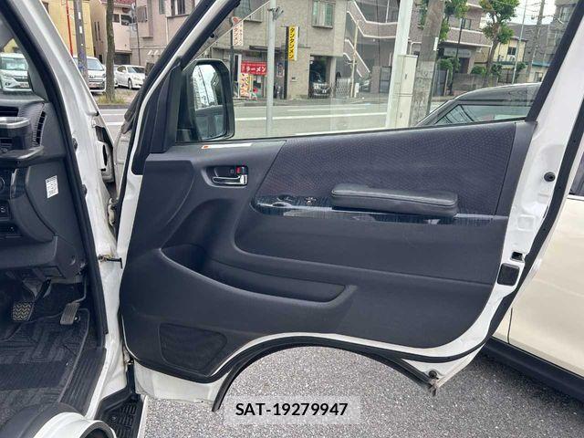 Toyota HIACE VAN 2014-10 7620874-26