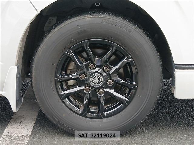 Toyota HIACE VAN 2023-03 7620870-13