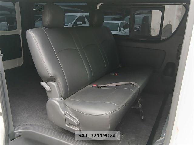 Toyota HIACE VAN 2023-03 7620870-15