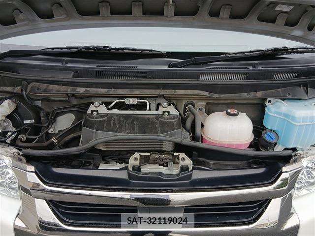 Toyota HIACE VAN 2023-03 7620870-19