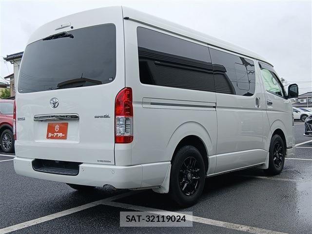 Toyota HIACE VAN 2023-03 7620870-21
