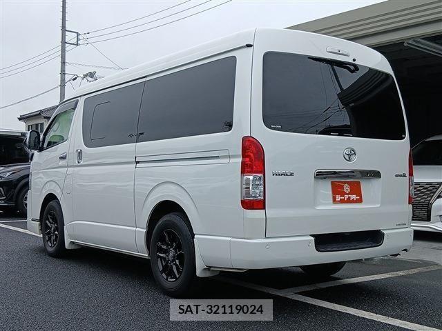 Toyota HIACE VAN 2023-03 7620870-22