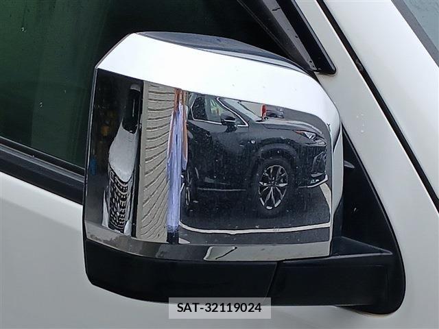 Toyota HIACE VAN 2023-03 7620870-28