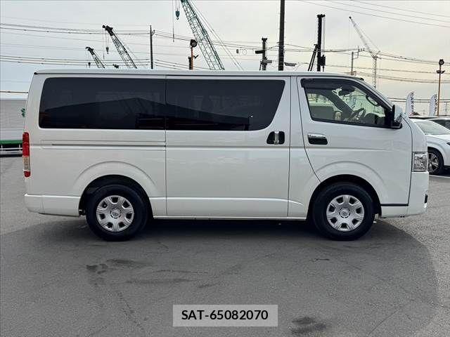 Toyota HIACE VAN 2023-09 7620868-11