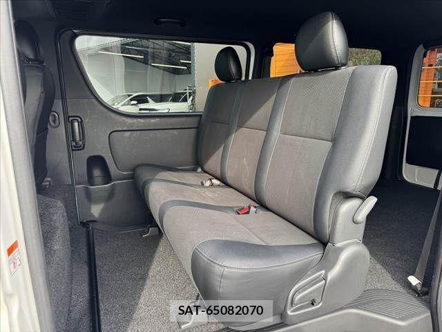 Toyota HIACE VAN 2023-09 7620868-17