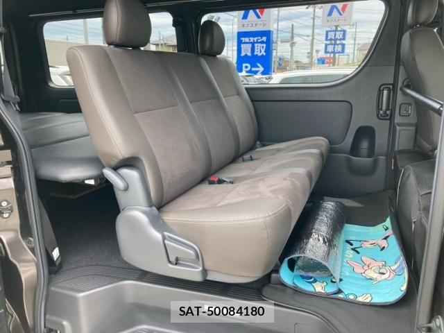 Toyota HIACE VAN 2019-08 7620853-17