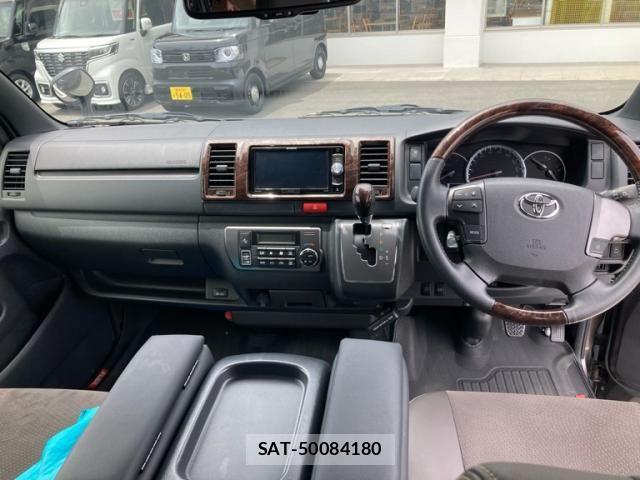 Toyota HIACE VAN 2019-08 7620853-18