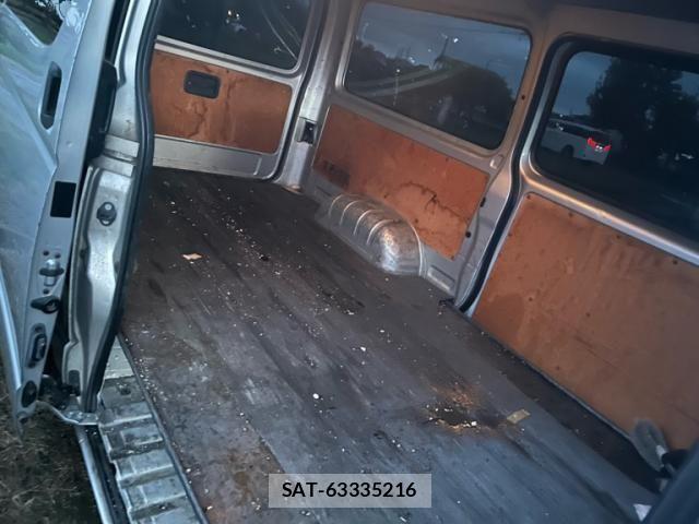 Toyota HIACE VAN 2011-06 7620885-11