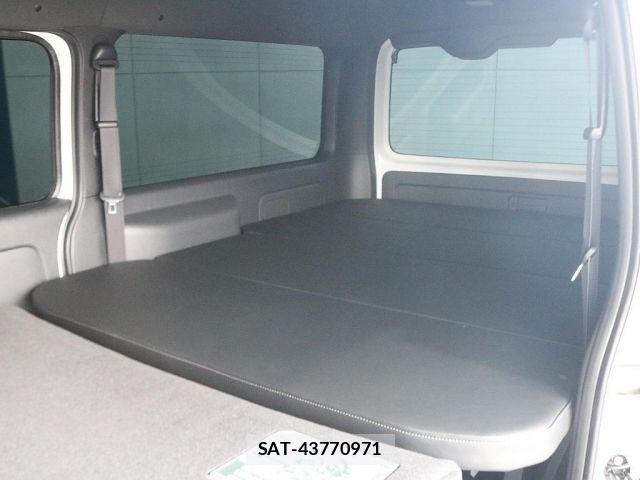 Toyota HIACE VAN 2025-01 7620845-11