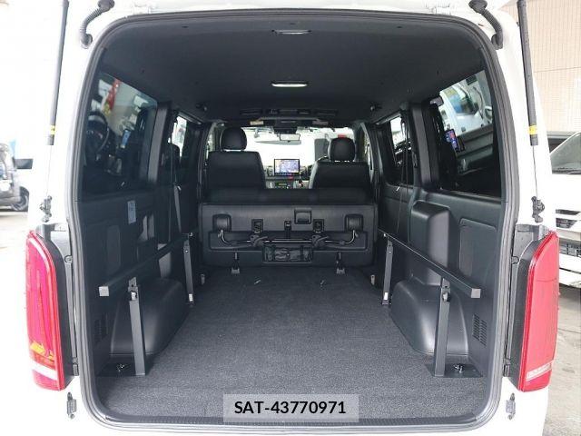 Toyota HIACE VAN 2025-01 7620845-14