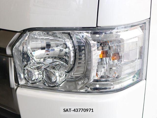Toyota HIACE VAN 2025-01 7620845-15