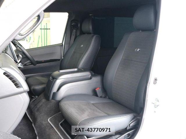 Toyota HIACE VAN 2025-01 7620845-1