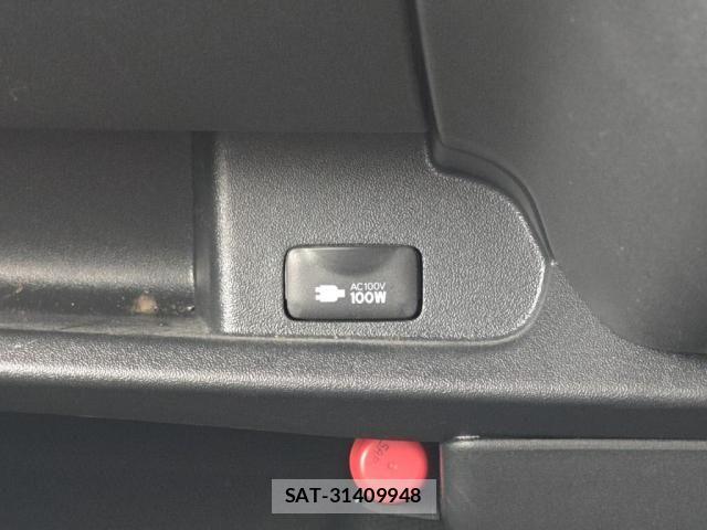 Toyota HIACE VAN 2025-03 7620852-18