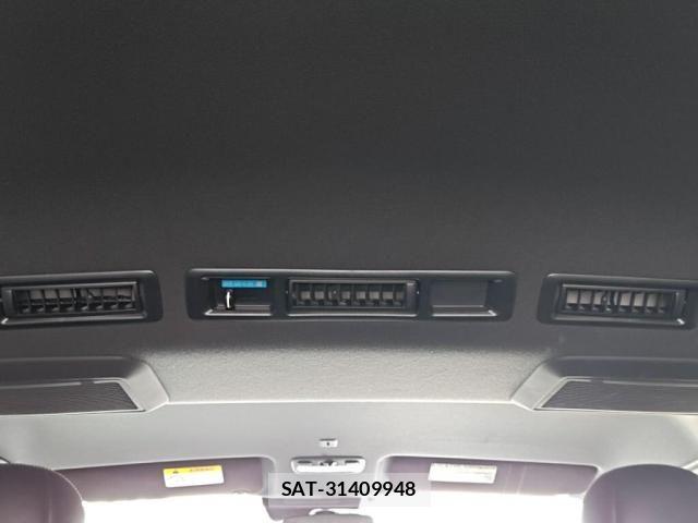 Toyota HIACE VAN 2025-03 7620852-22