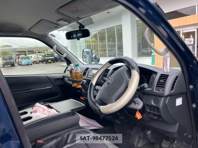 Toyota HIACE VAN 2019-08 7620877-13