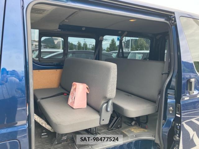 Toyota HIACE VAN 2019-08 7620877-15