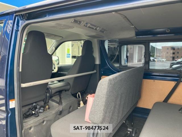 Toyota HIACE VAN 2019-08 7620877-16