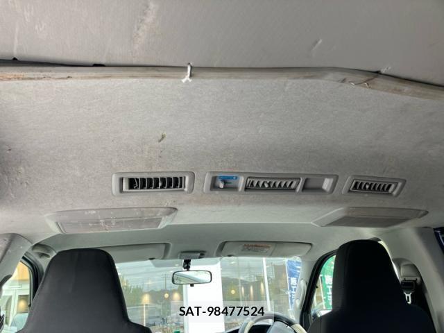 Toyota HIACE VAN 2019-08 7620877-17