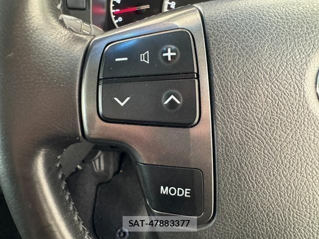 Toyota HIACE VAN 2017-06 7620872-12