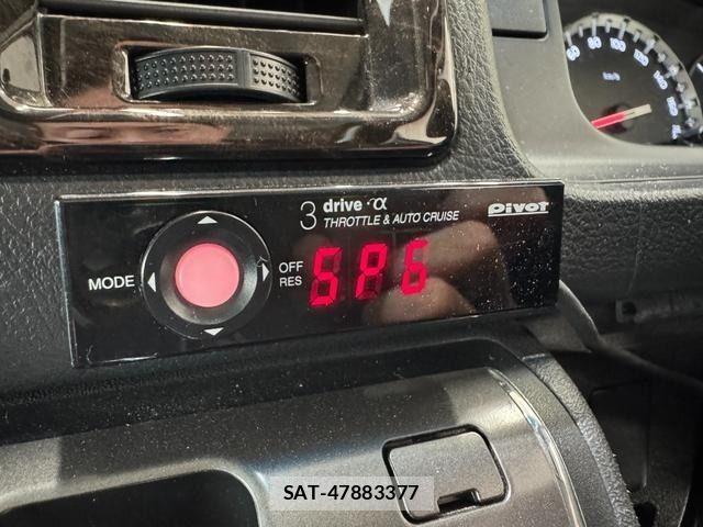 Toyota HIACE VAN 2017-06 7620872-18