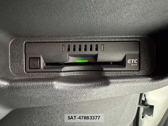 Toyota HIACE VAN 2017-06 7620872-19